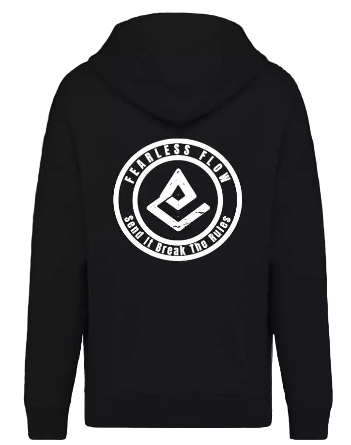 Hoodie VTT noir Fearless Flow porté, streetwear VTT pour tenue bike park, style DH/enduro, coupe confortable, design imprimé en France